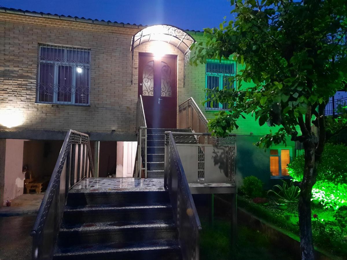 Sisi Guest House Kutaisi Eksteriør bilde